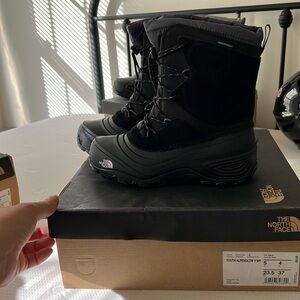 Boys North Face Snow Boots